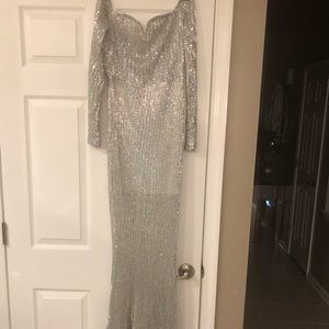 Off the shoulder elegant sequins dress (silver)